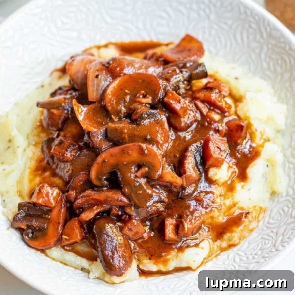 Hearty Mushroom Bourguignon 1 featured 43069