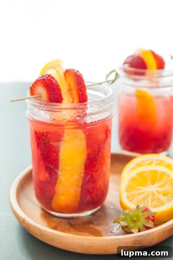 41 Holiday Drink Inspirations 9 StrawberryJamCocktail-028-3