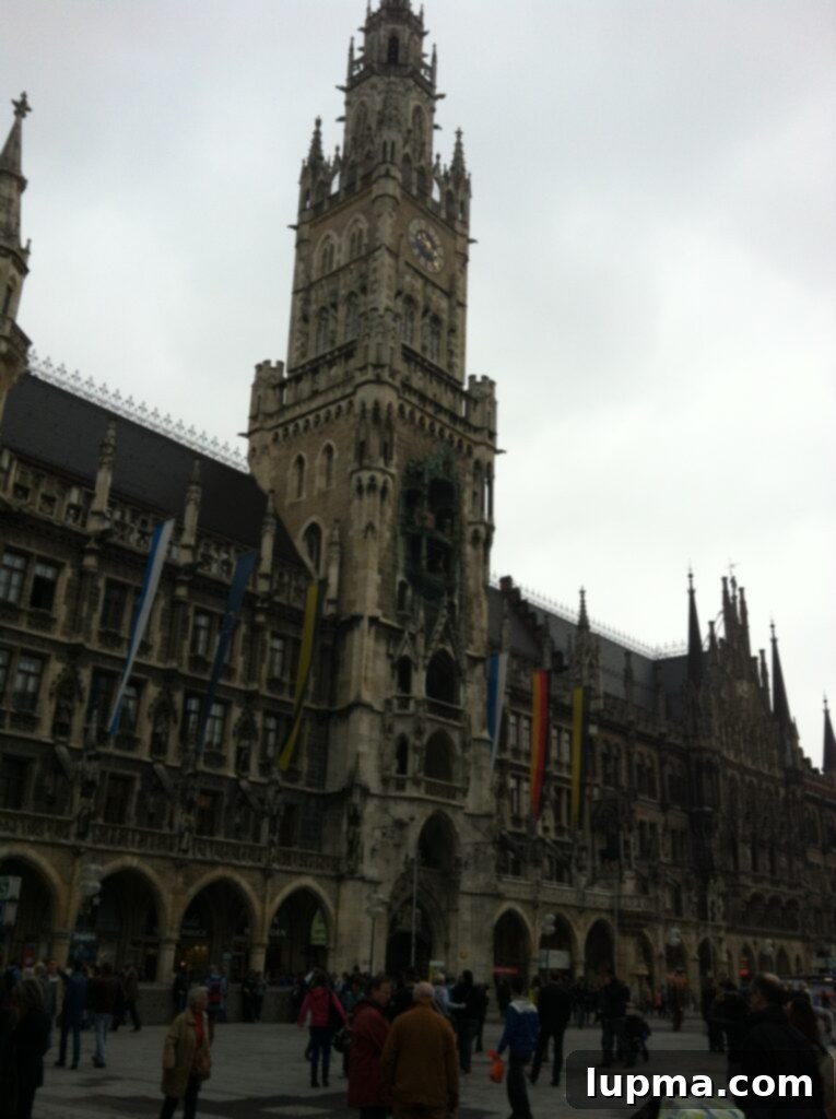 Stunning view of the New Town Hall (Neues Rathaus) in Munich, Germany