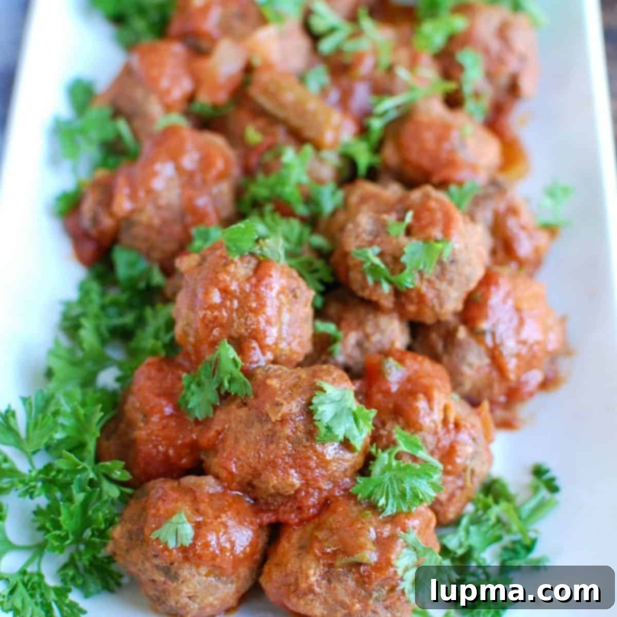 Slow Cooker Mediterranean Beef Meatballs