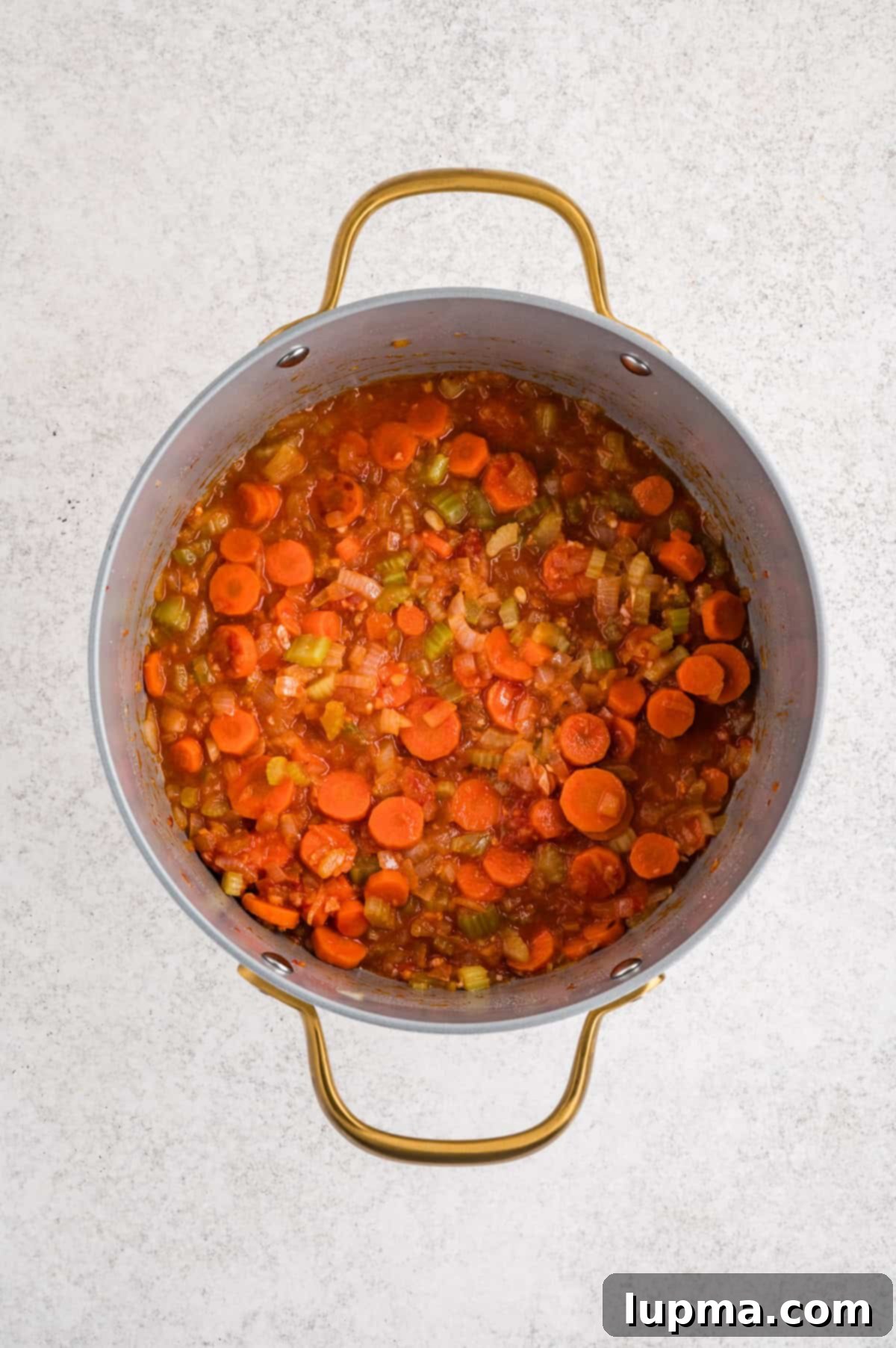 Easy Creamy Cheese Tortellini Soup