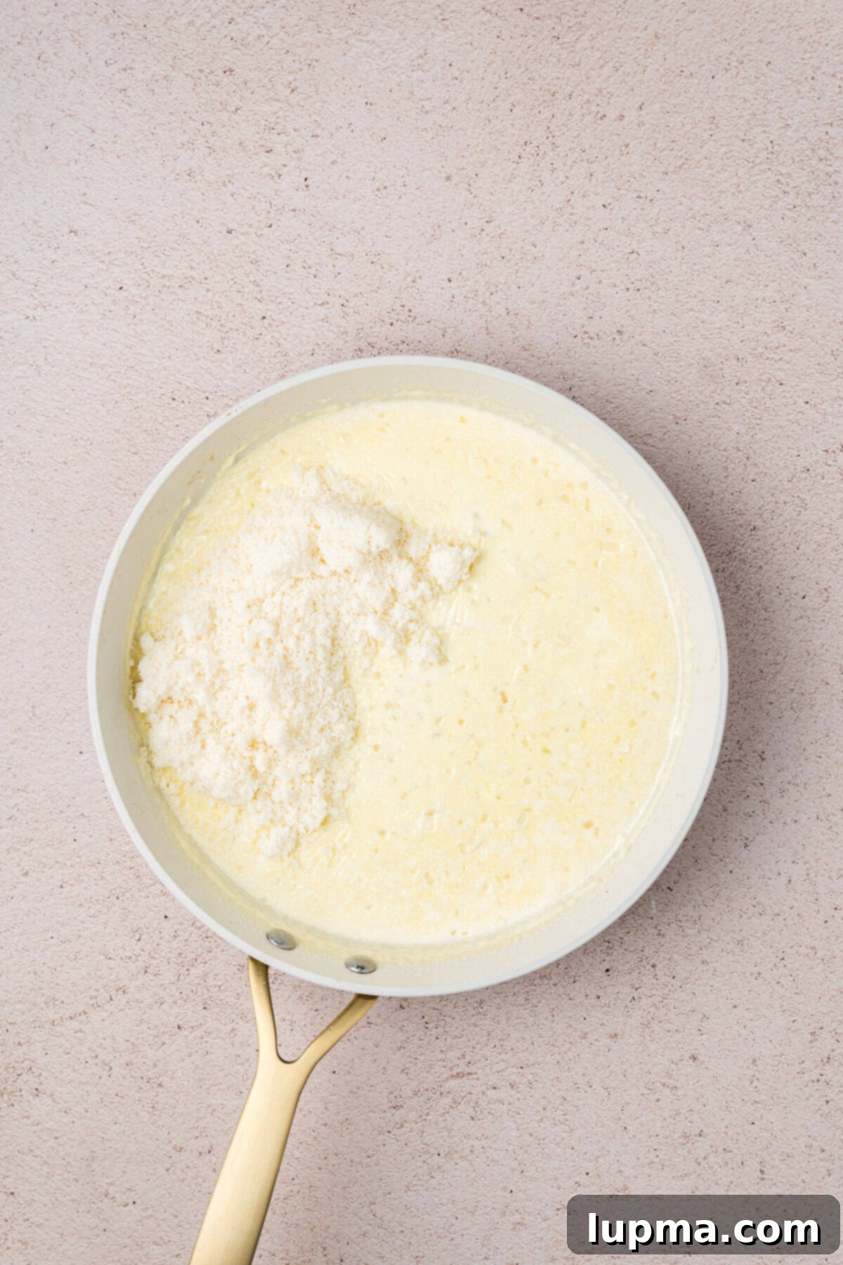 Easy Weeknight Salmon Alfredo Pasta Recipe