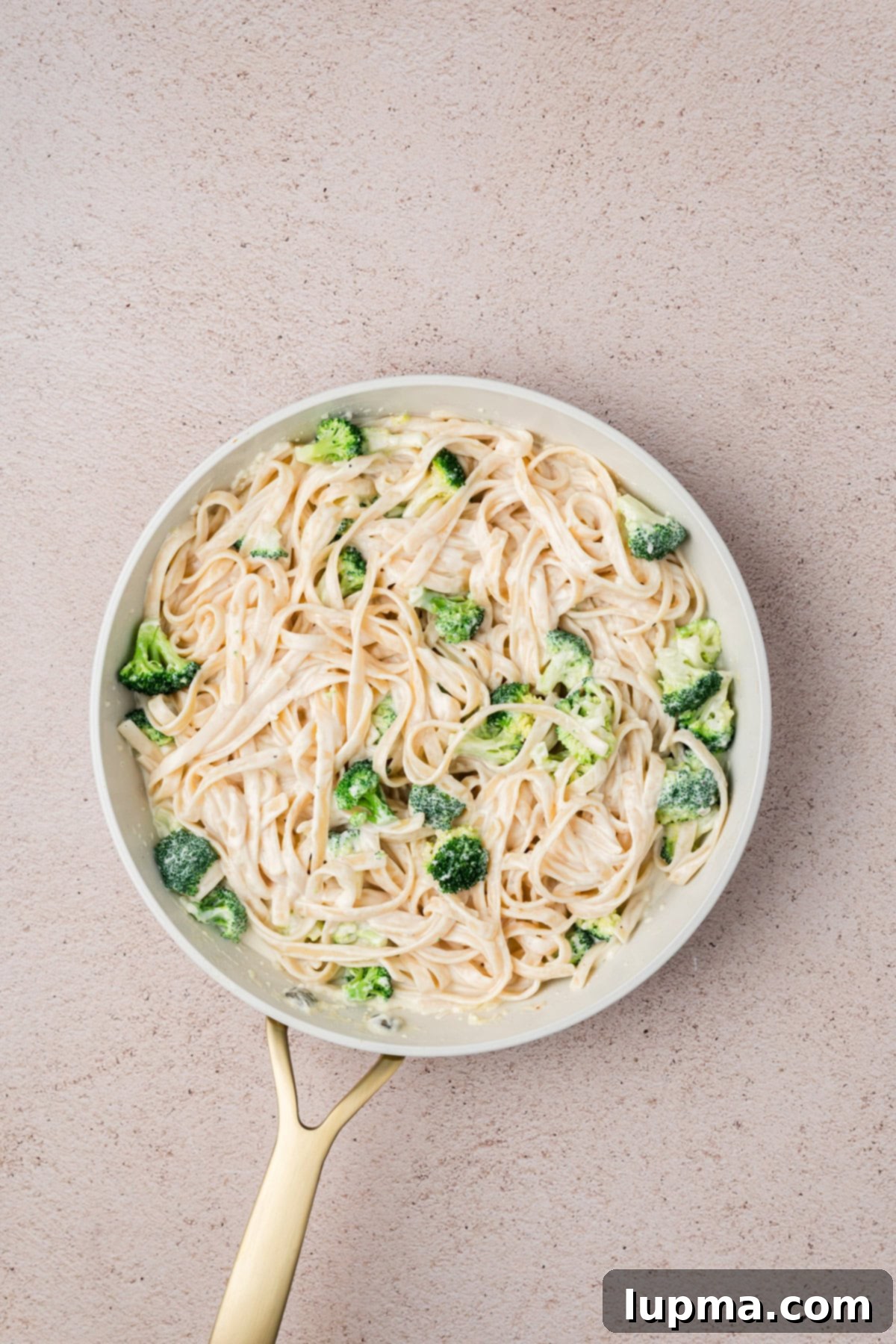 30 minutes Homemade Salmon Alfredo